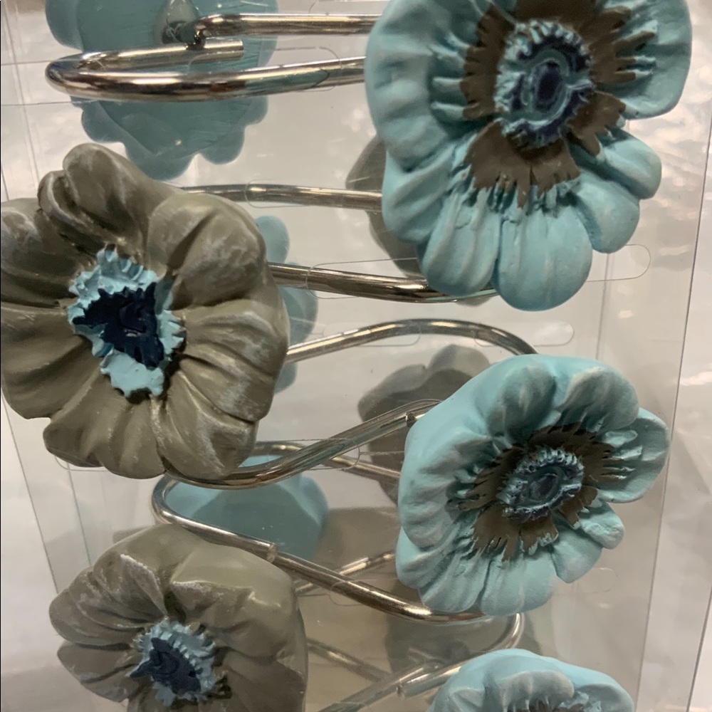 Flower Shower Hooks Resin Sun Splash Collection Blue Clay-Grey Set of 12 Hooks - Picture 6 of 9